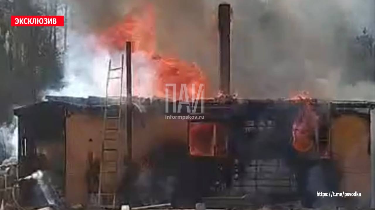 Жилой дом загорелся в Себежском районе