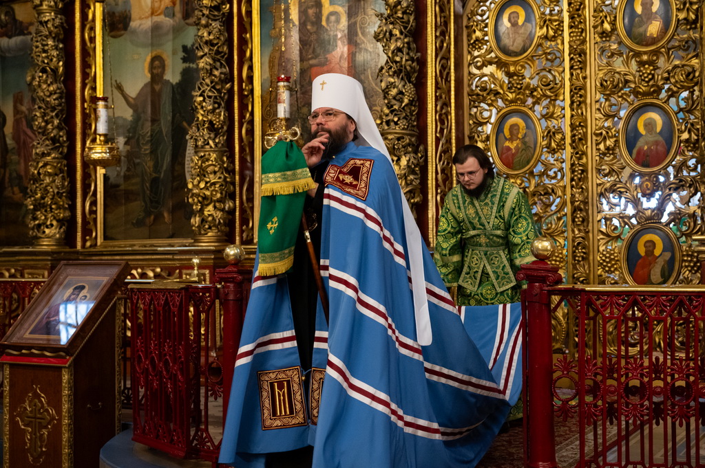 Митрополит Матфей совершил божественную литургию в празднование входа Господня в Иерусалим