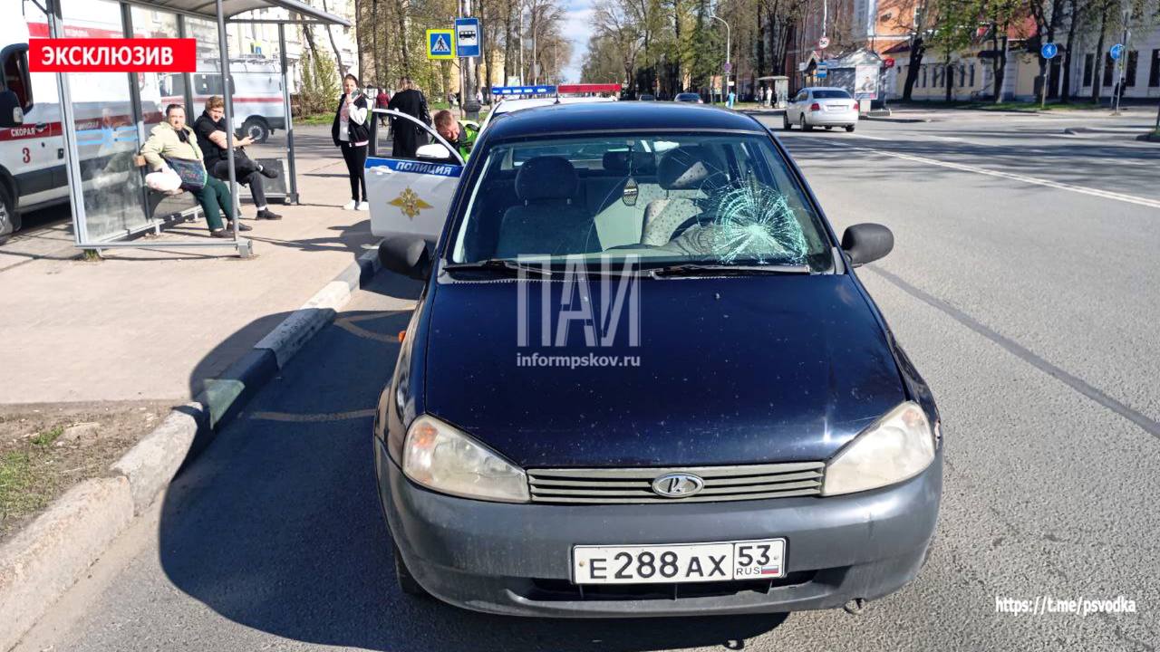 Ребёнка сбили на пешеходном переходе в Пскове