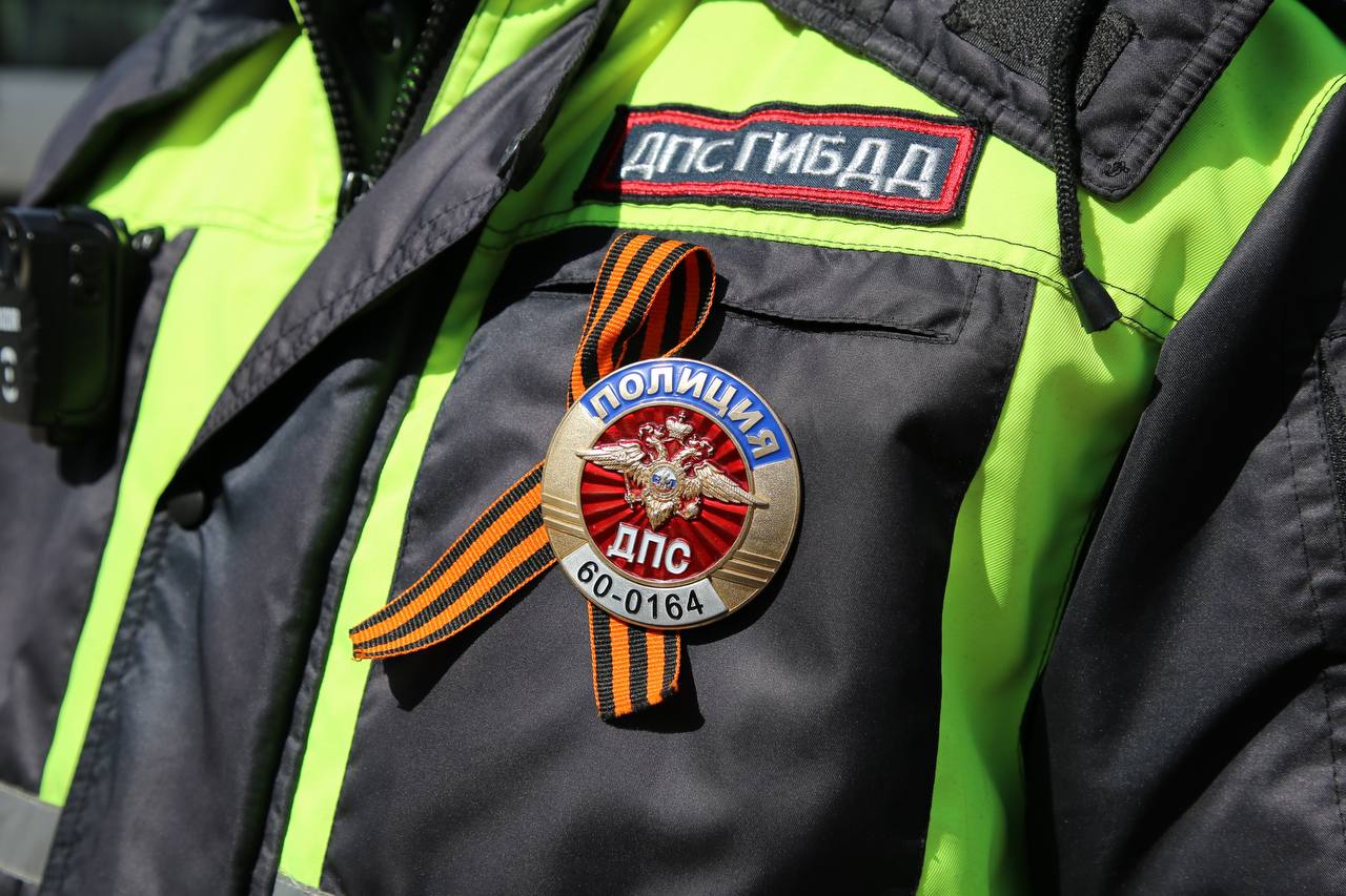 Полицейские проверили автомобили с иностранными номерами в Псковской области 