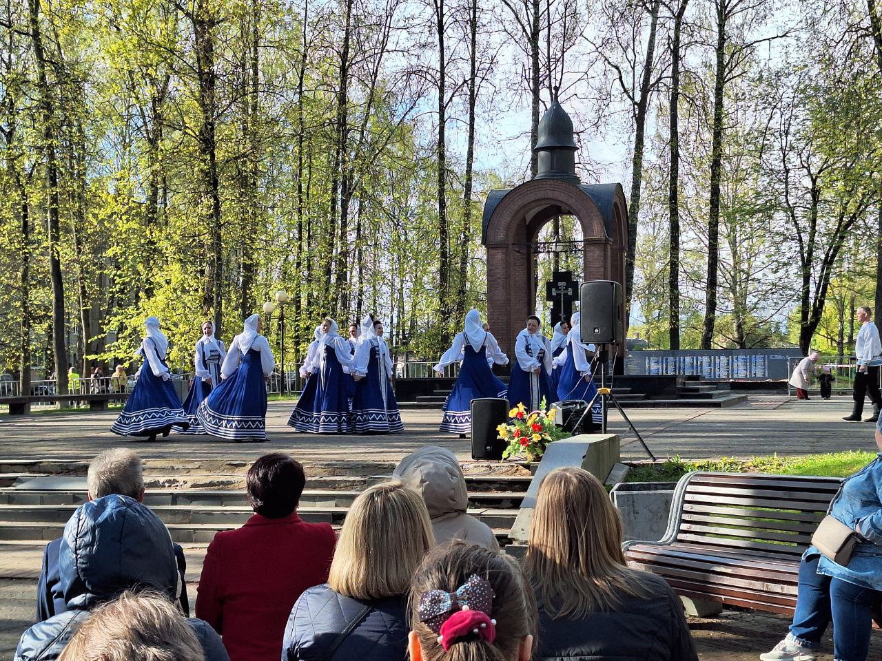 Праздничные номера концерта «Во славу Победы» представили псковичам