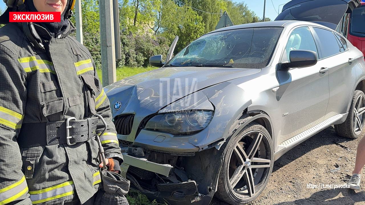 Два автомобиля столкнулись в Псковском районе 