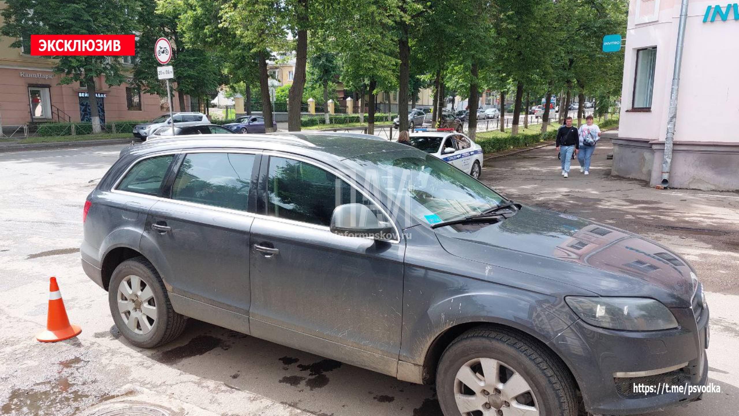 Автомобиль сбил женщину на проспекте Ленина в Великих Луках