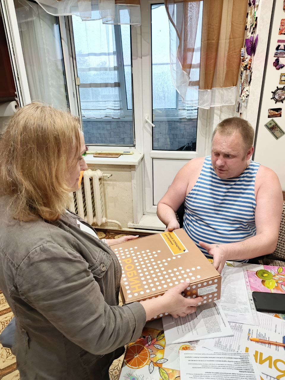 Псковский ветеран СВО получил смарт-трость для ориентирования в пространстве