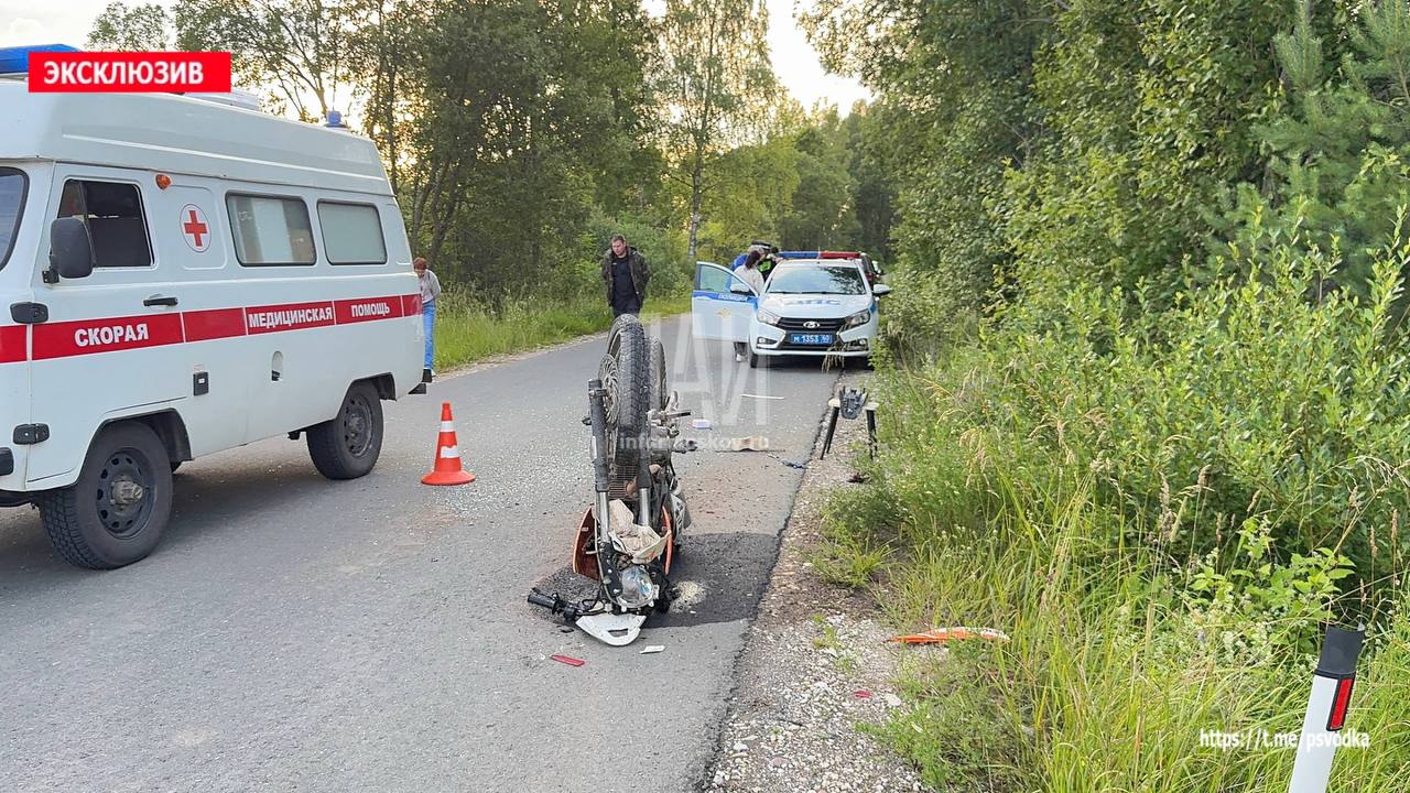 Подростка госпитализировали в больницу после ДТП в Печорском районе