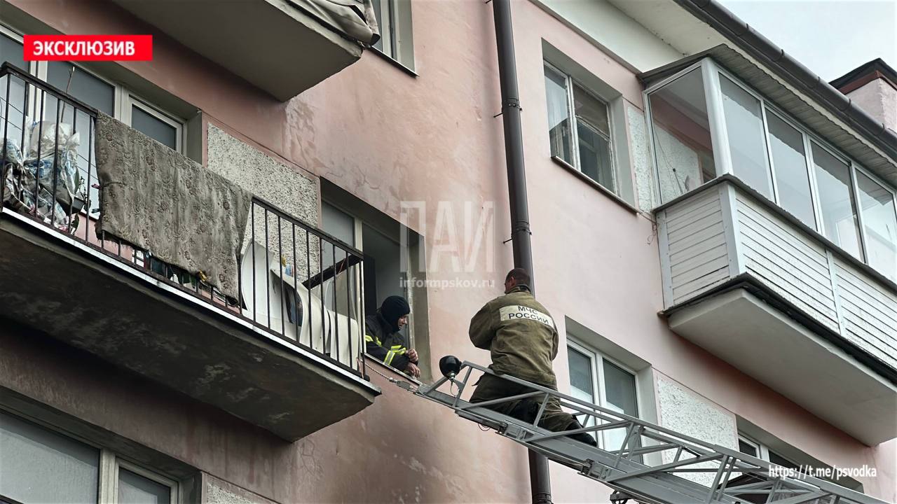 Взрыв бытового газа произошёл в многоквартирном доме в Великих Луках