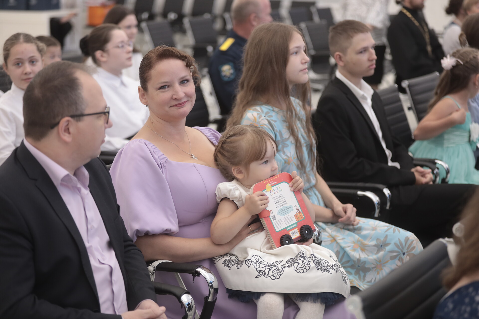 Награждение победителей конкурса многодетных семей в Пскове 