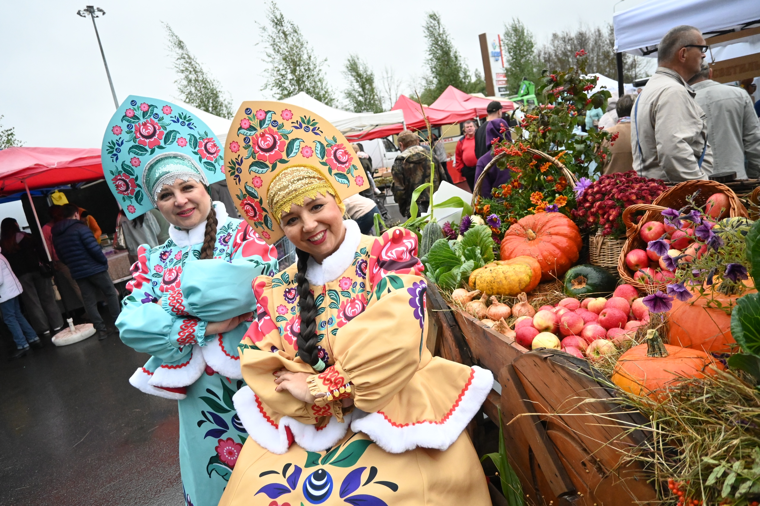 Юбилейная сельскохозяйственная ярмарка проходит в Псковском районе
