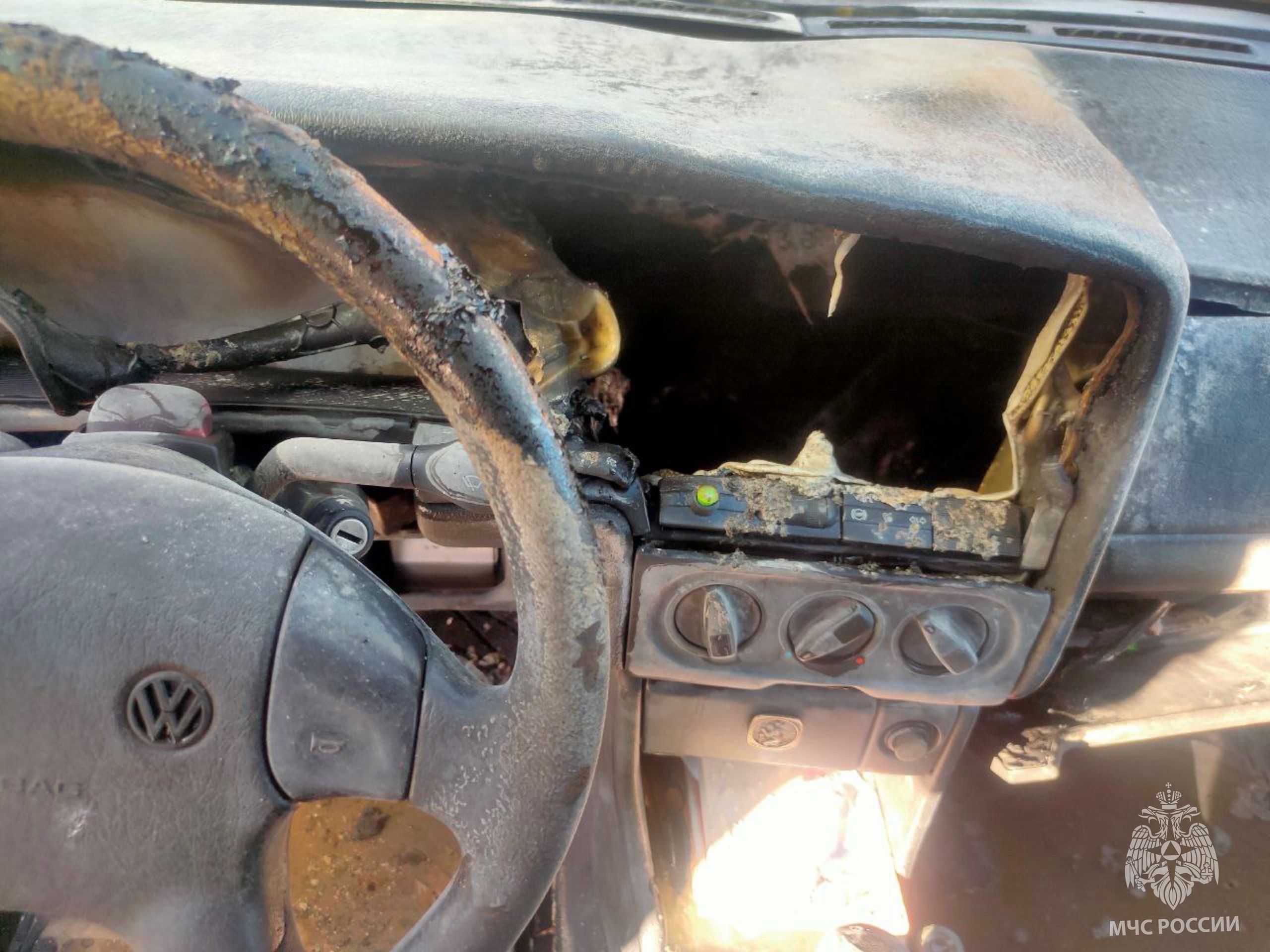 Два автомобиля сгорели в Псковской области за сутки