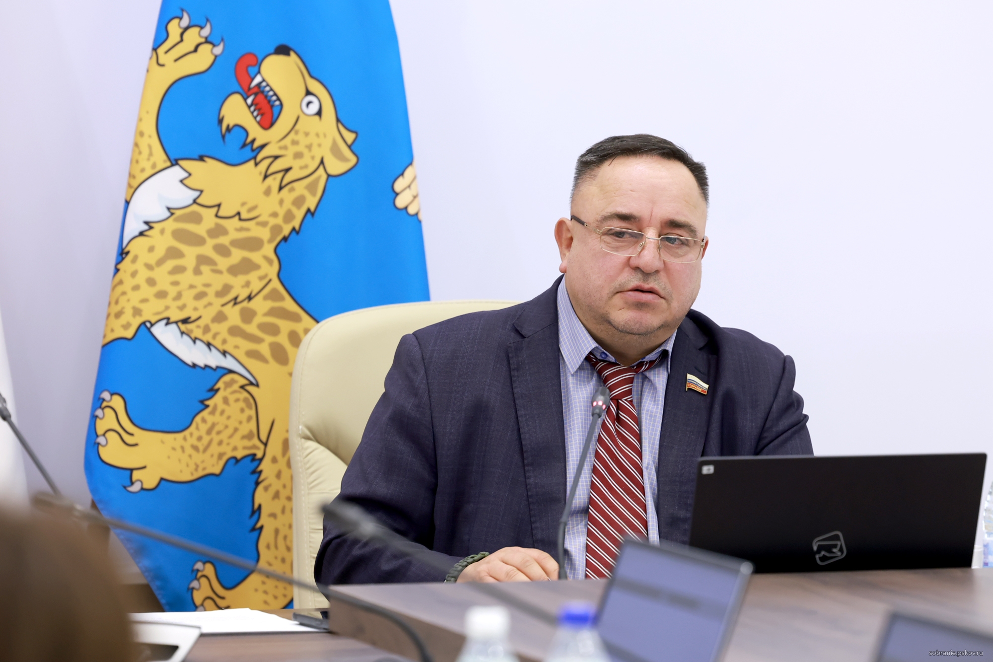 Внесение актуальных поправок в областную правовую базу обсудили на законодательном комитете Собрания