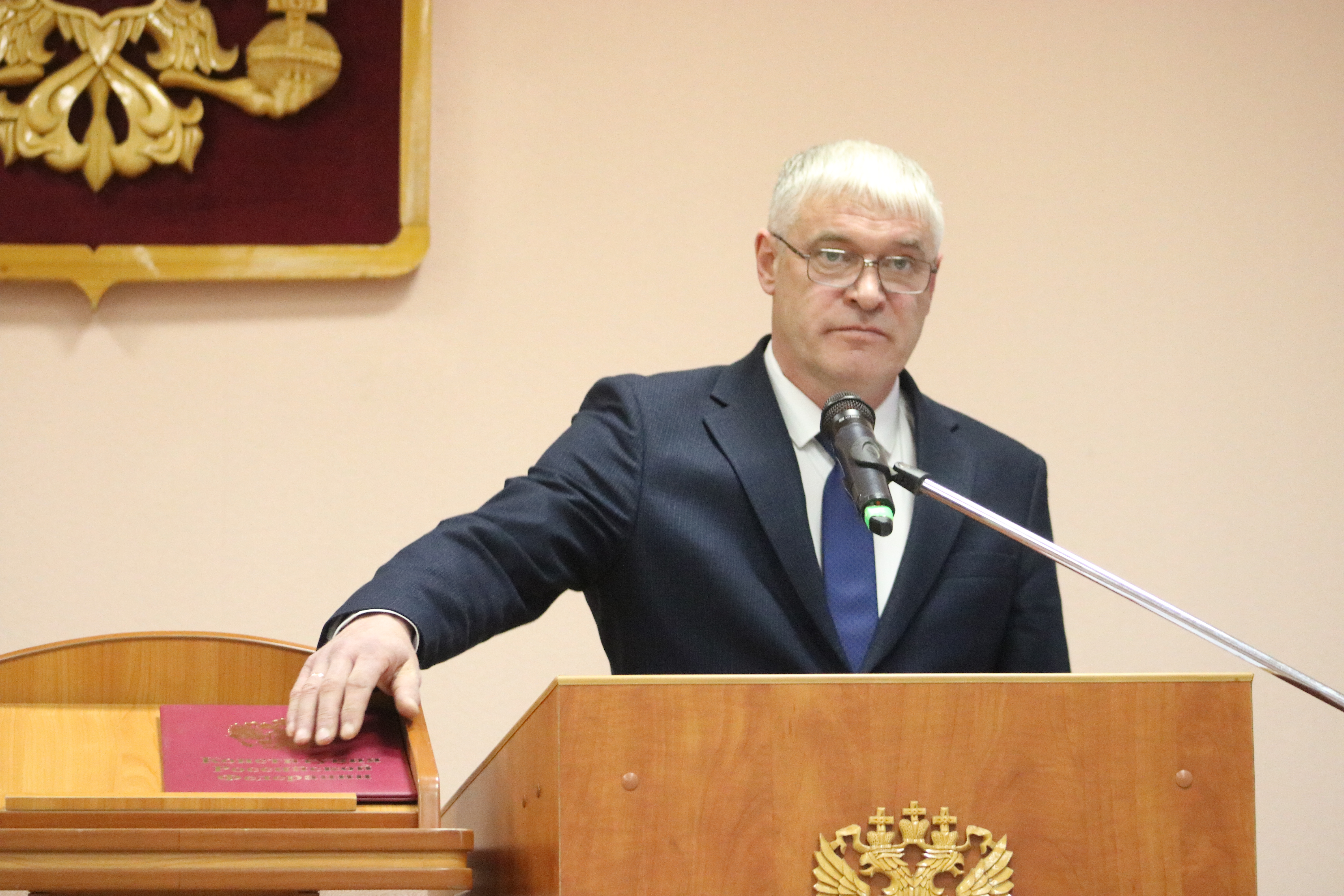Алексей Кузьмин вступил в должность главы Великолукского округа