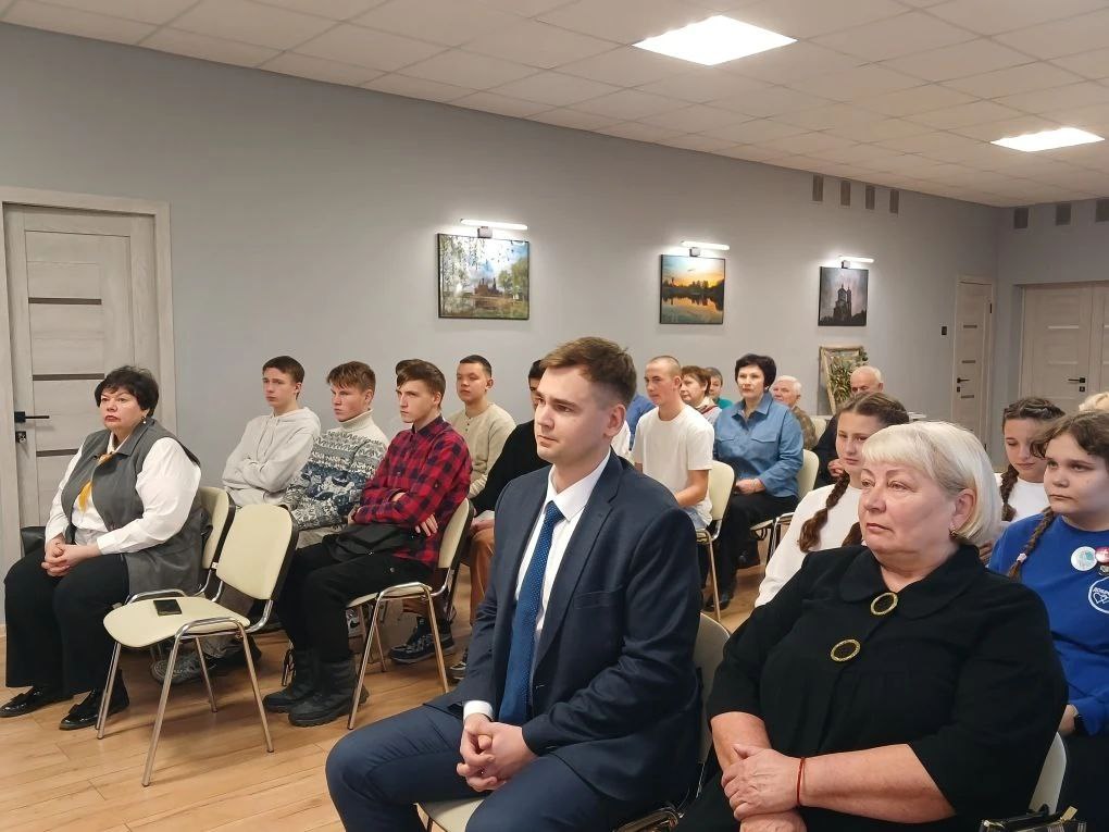 ​В Локне наградили самых активных волонтёров