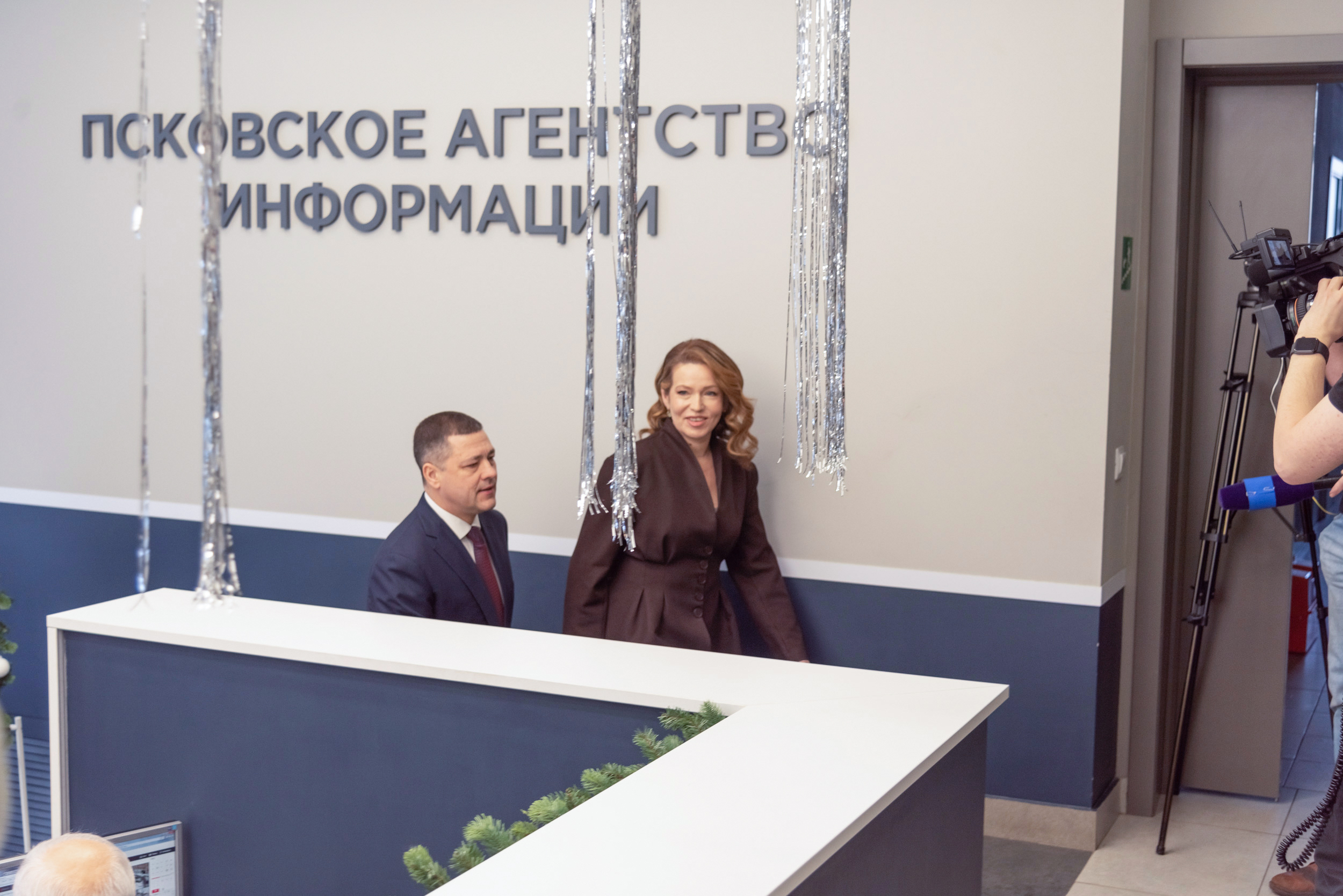 Юные журналисты в деле: самые запоминающиеся кадры пресс-конференции с губернатором