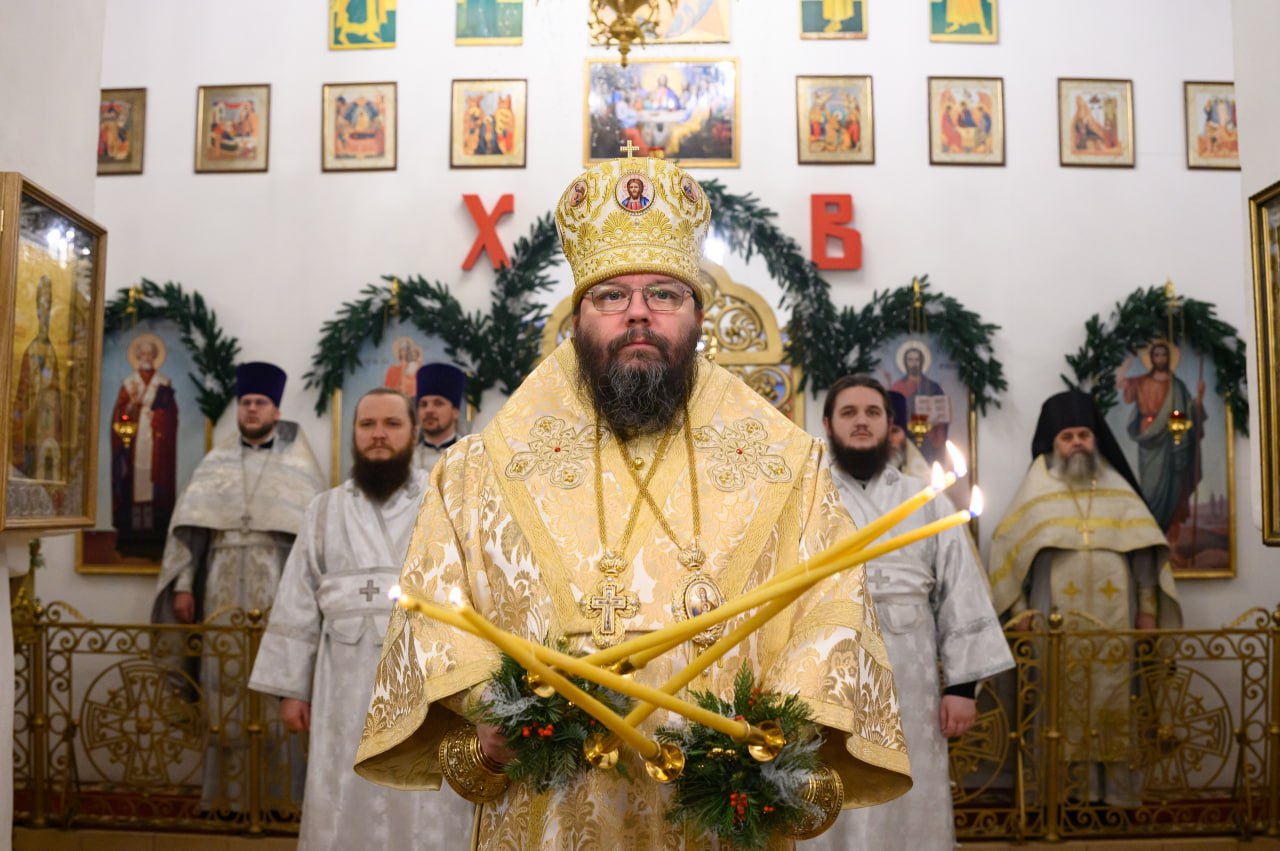 Митрополит Матфей совершил Божественную литургию в храме Воскресения со Стадища в Пскове