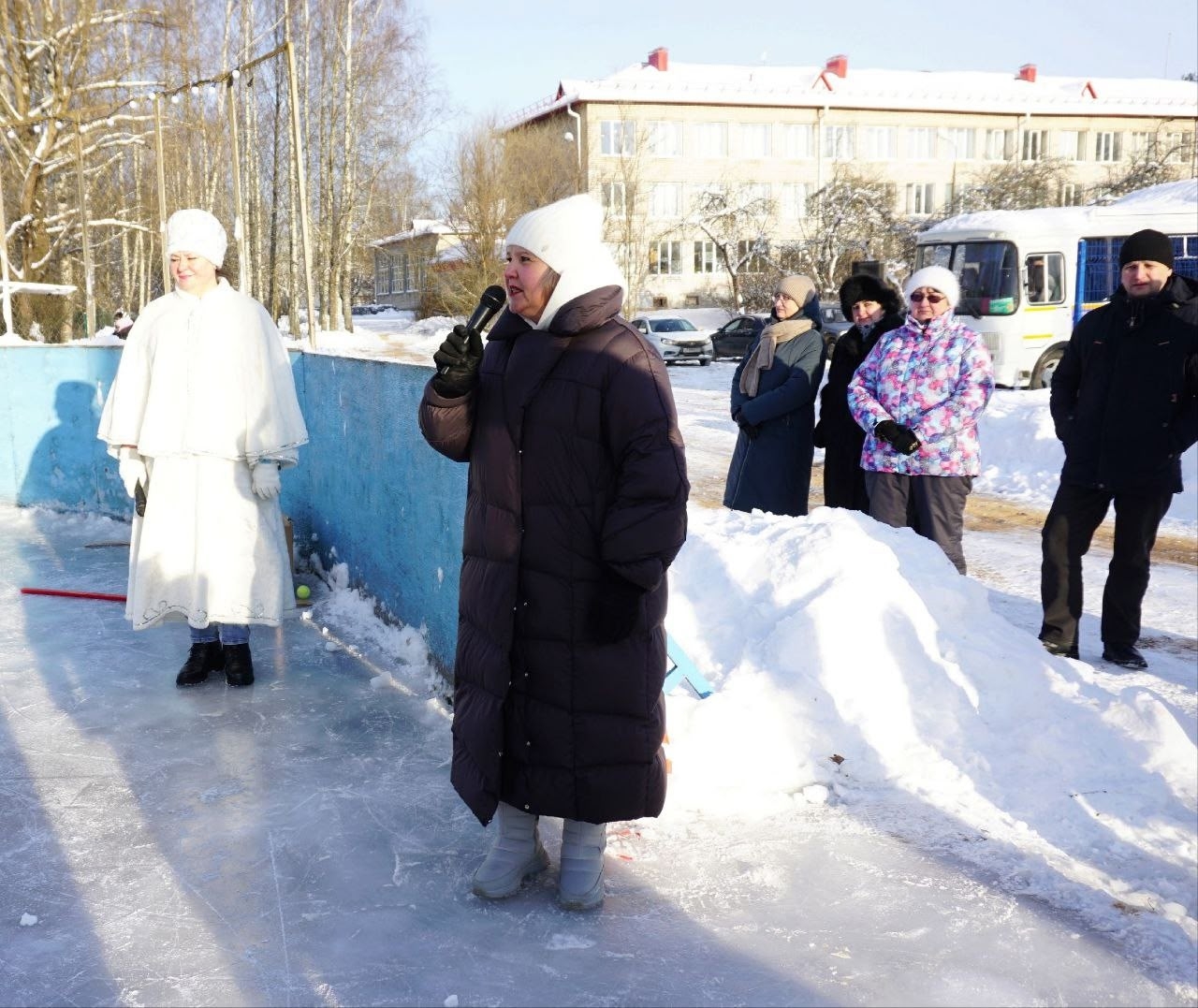 Каток открыли в Пушкинских Горах