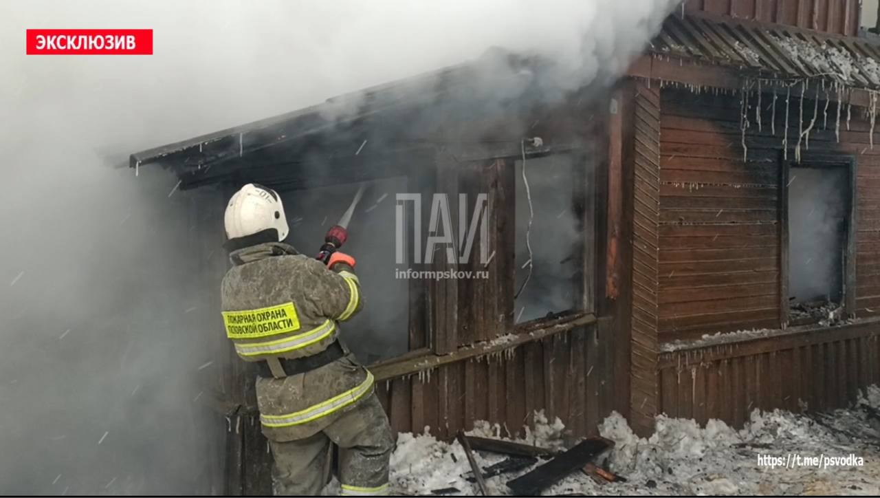 Частный жилой дом сгорел в Бежаницах