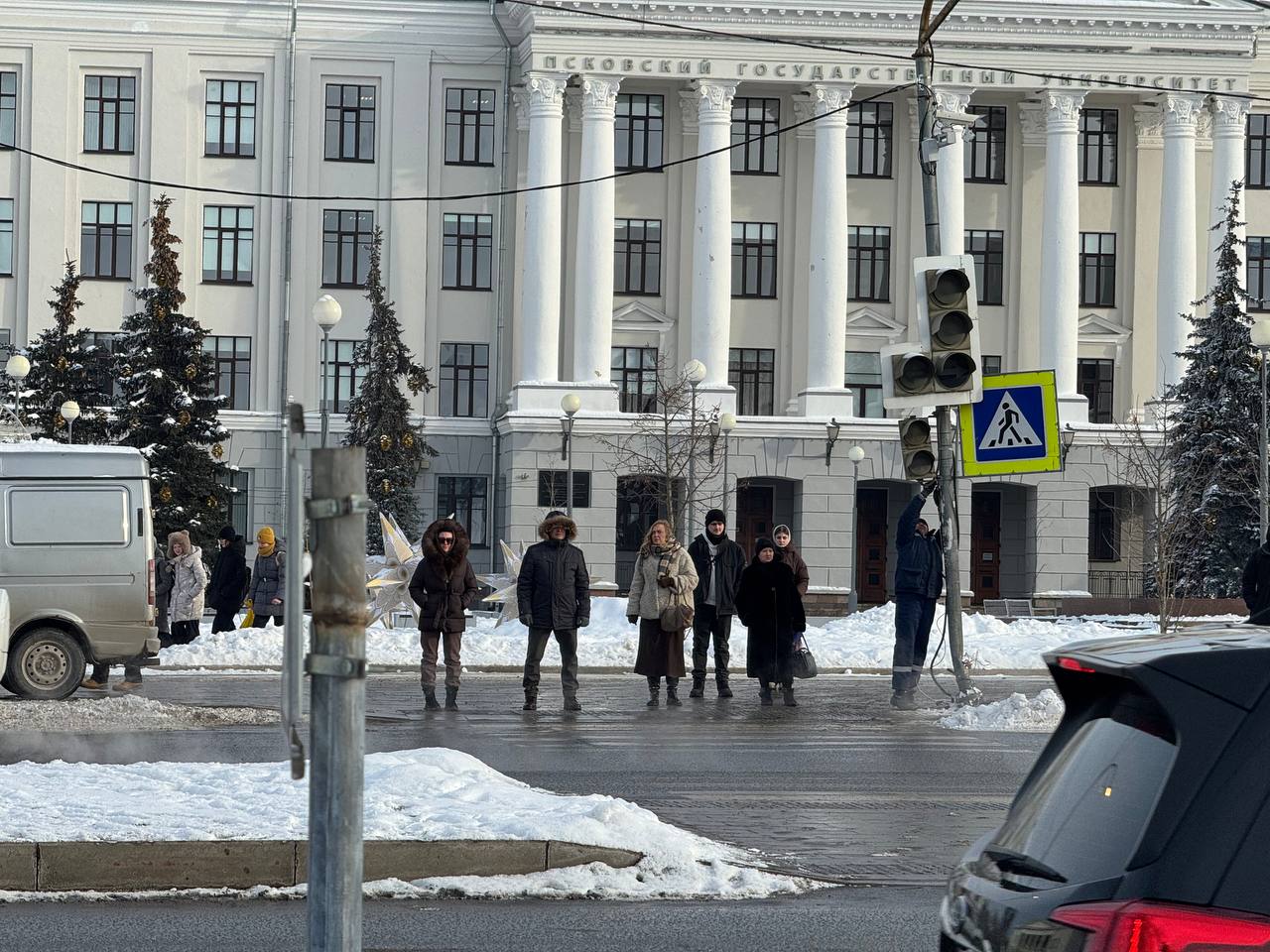 Светофор на площади Ленина в Пскове