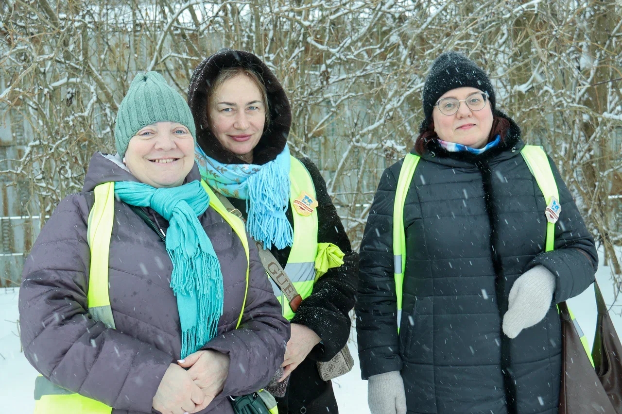 Ледяная бодрость и спортивный азарт на городском пляже в Пскове