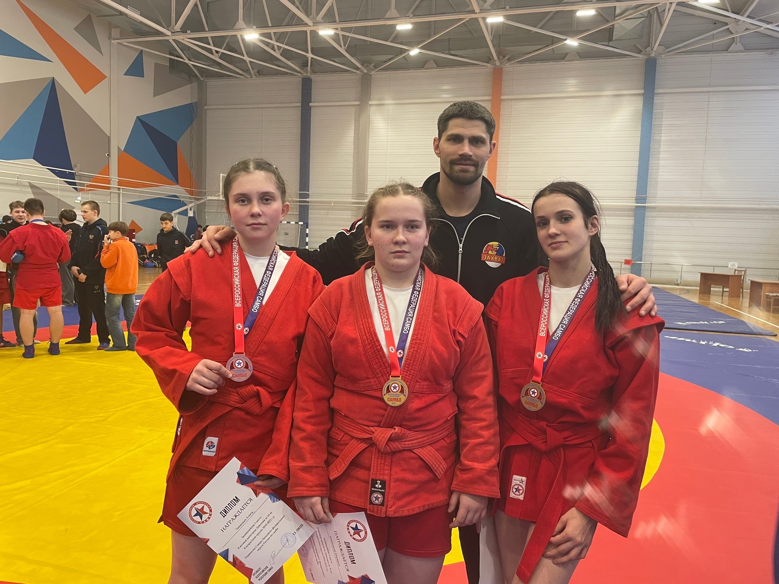 Спортсмены Псковской области выиграли семь медалей на первенстве СЗФО по самбо