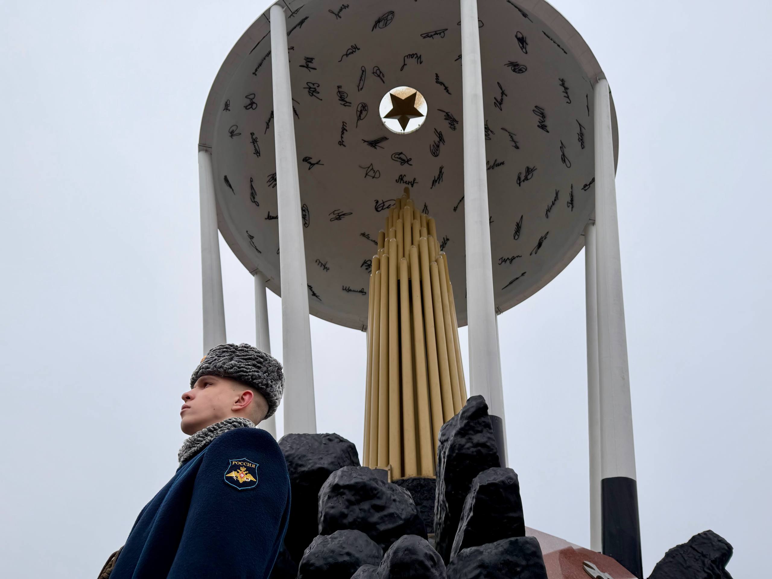 Память героев-десантников почтили в Пскове