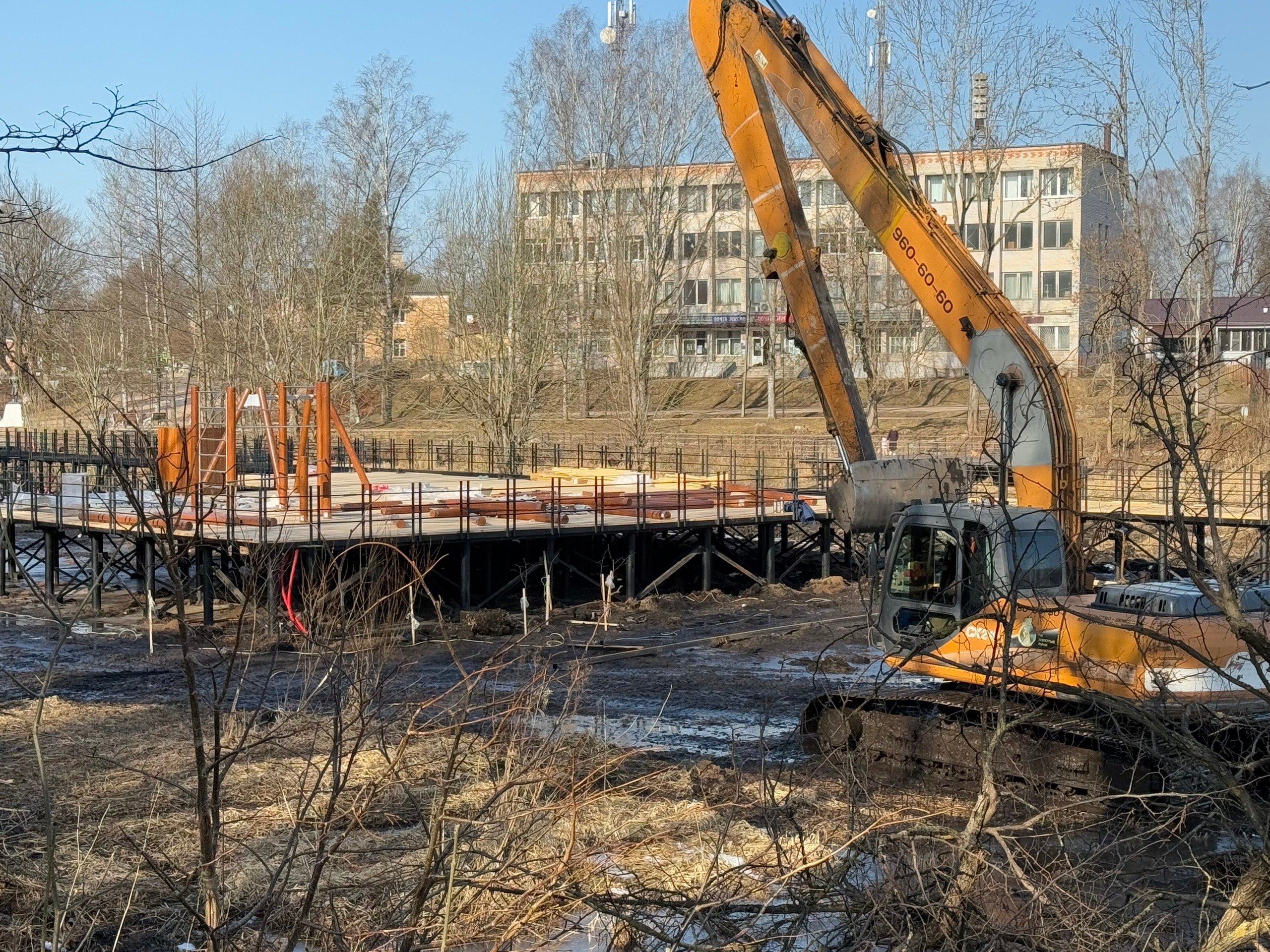 Благоустройство левого берега реки Гдовки 