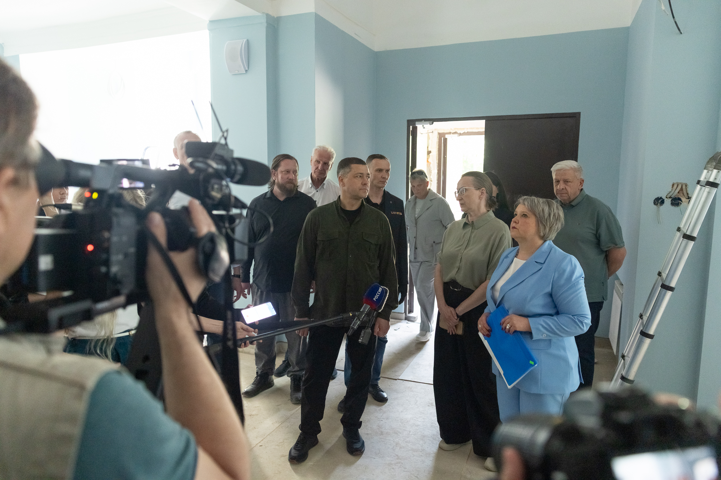Награды, стройки и новые горизонты: Михаил Ведерников посетил Новоржевский и Пушкиногорский районы