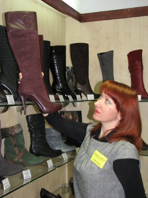 На фото: в магазине  M-Shoes.