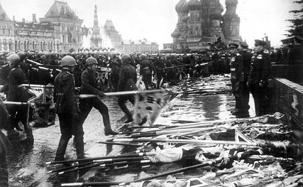 Апрельским  днём  1945 года. (Фото 1)