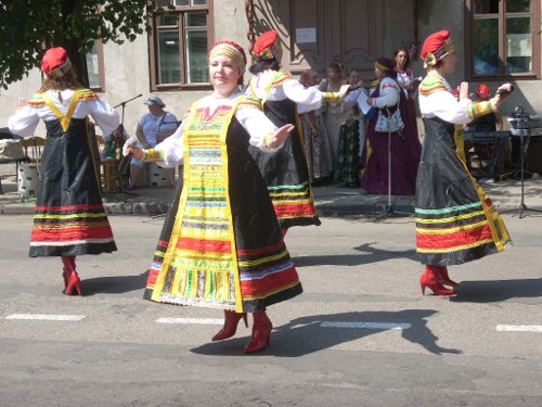 На фото: Ансамбль "Маков цвет"