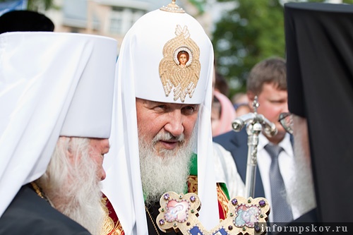 На фото: Патриарх Кирилл в Псково-Печерском монастыре