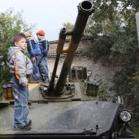 На фото: выставка военной техники (фото с pskov.ru)