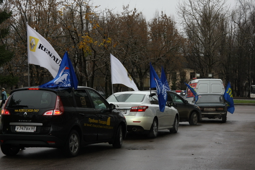 На фото: автопробег в Пскове