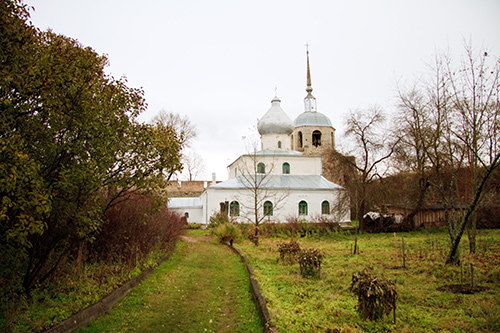 На фото: пейзаж внутри крепости