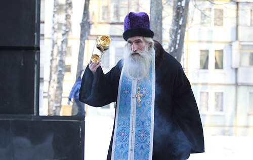 На фото: 22-я годовщина вывода советских войск из Афганистана