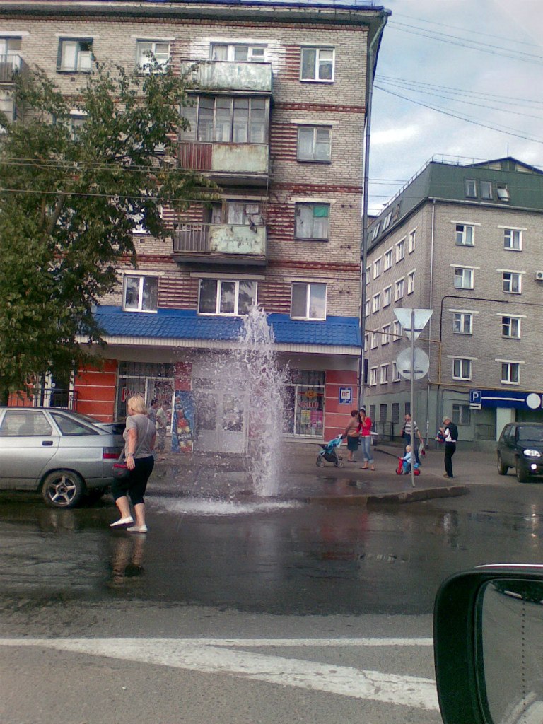 Вы не поверите, но еще канализационный фонтан! (Фото 1)