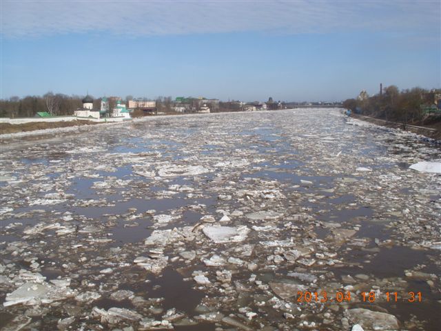 Ледоход на Великой 18 апреля 2013 г. (Фото 1)