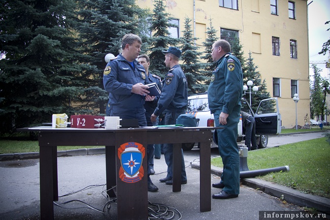 Учения пожарных в здании УМВД (ФОТОРЕПОРТАЖ)