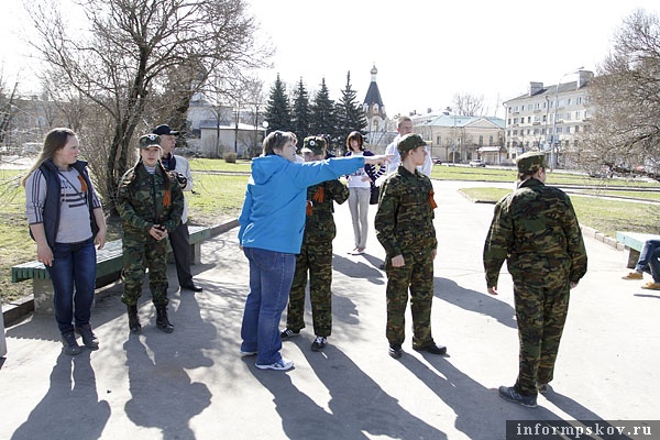 Псковичам вручили Георгиевские ленточки